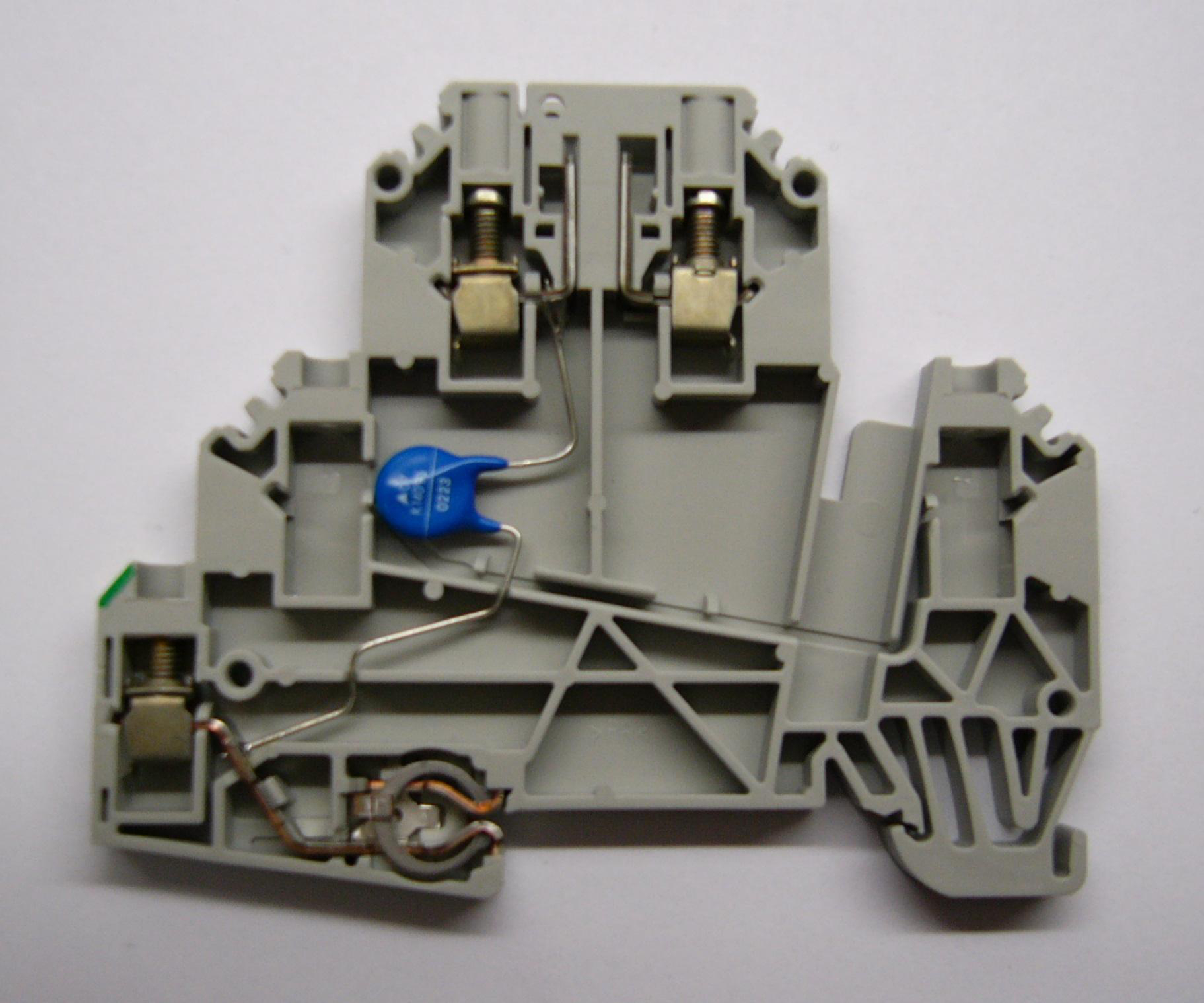 Product image for IEC 2Ckt Plug-In Grd Blk,W/ Surge Supp,