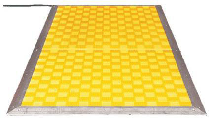 Product image for Mat safety yellow 4.5m cable 16x18mm