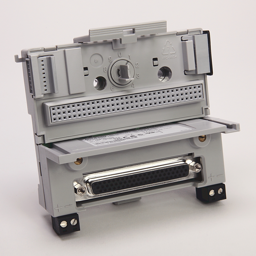 Product image for Base terminal 62-pin D-shell