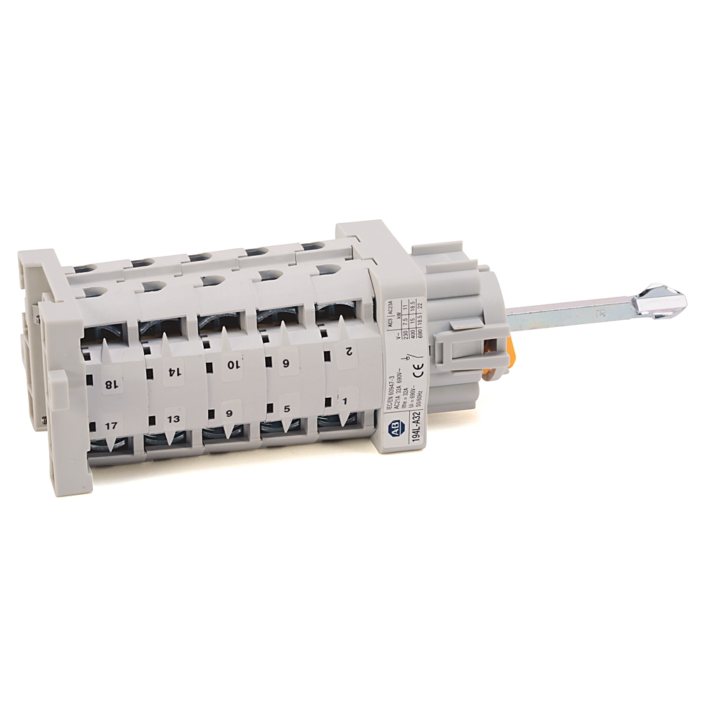 Product image for Switch control & load IEC base/DIN mount 3-pole 1-0-2 45..... change-over 32A