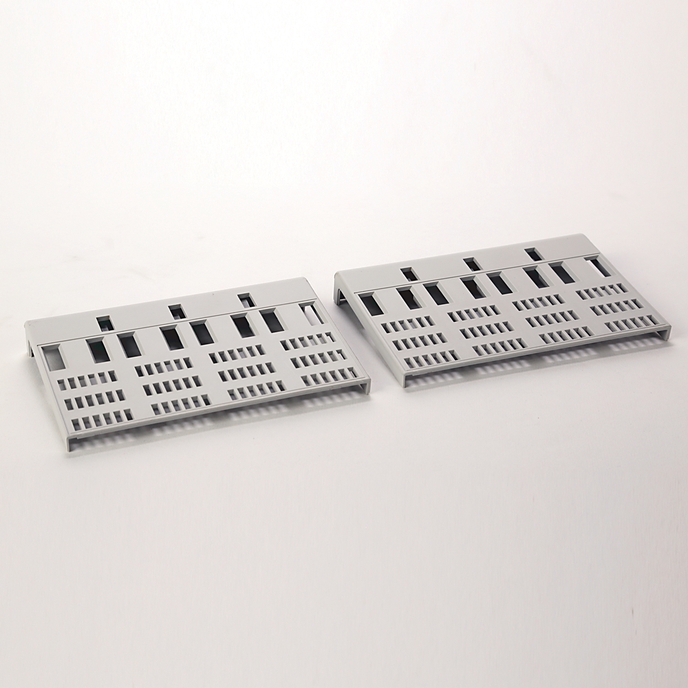 Product image for Cover terminal H-frame 4P 0.08" for MCCB