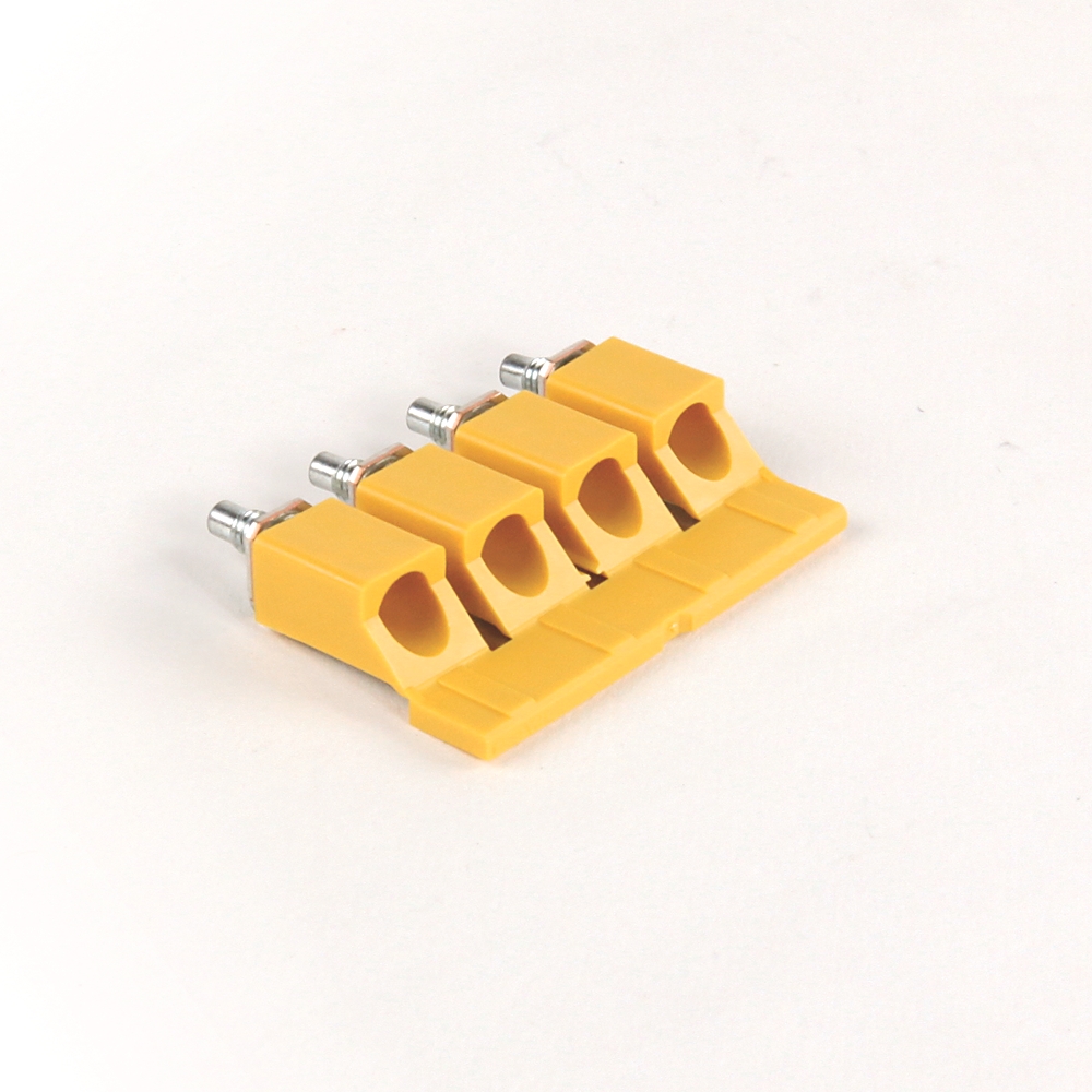 Product image for IEC Center Jumper, 4 PL 12mm, Screw
