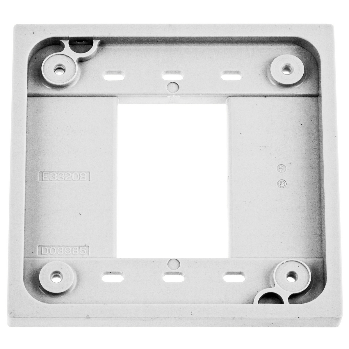 HUB HBL4APW ADAPTER PLATE 4PLEX WHITE