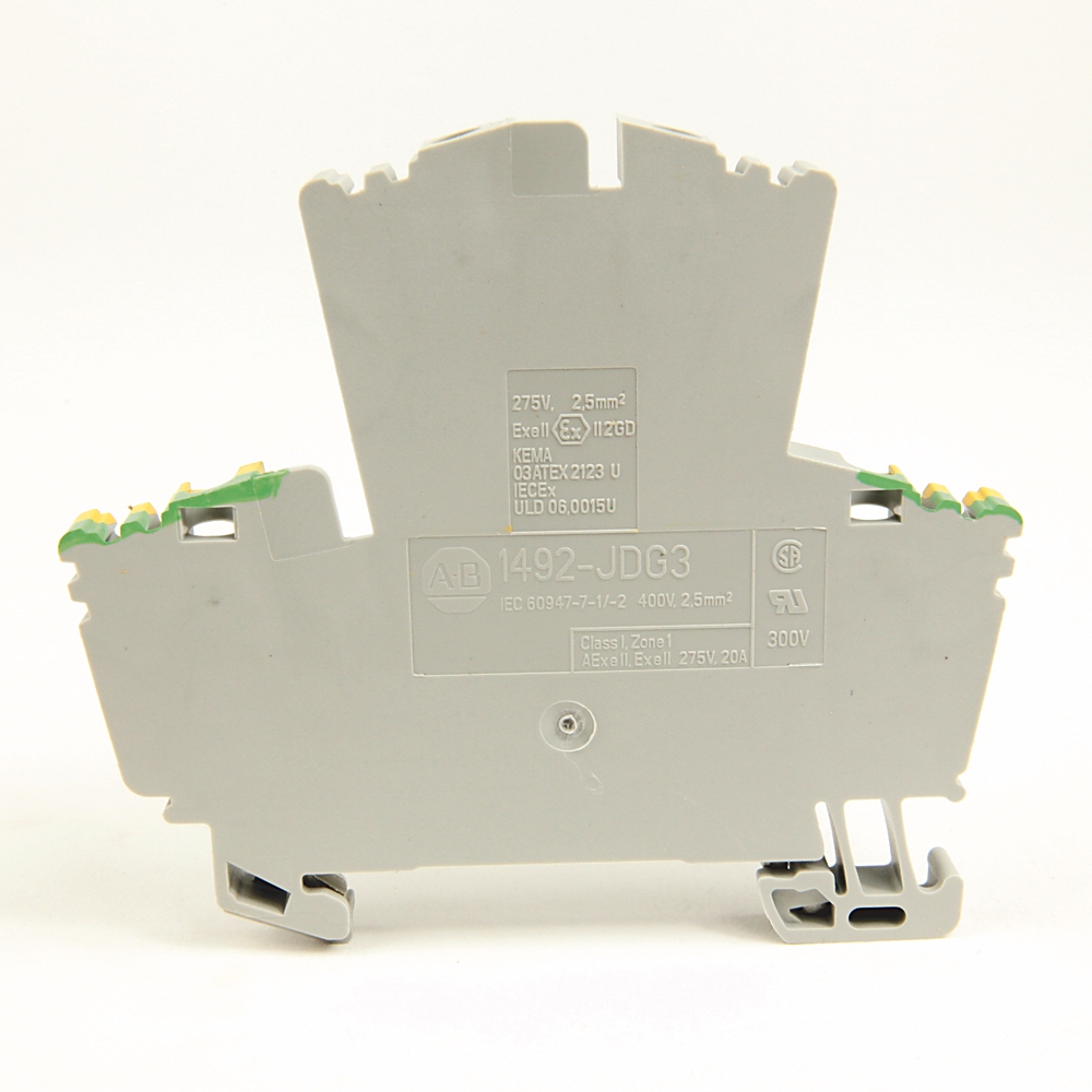 Product image for IEC 2-Ckt Feed-Through Grd Blk 2.5mm