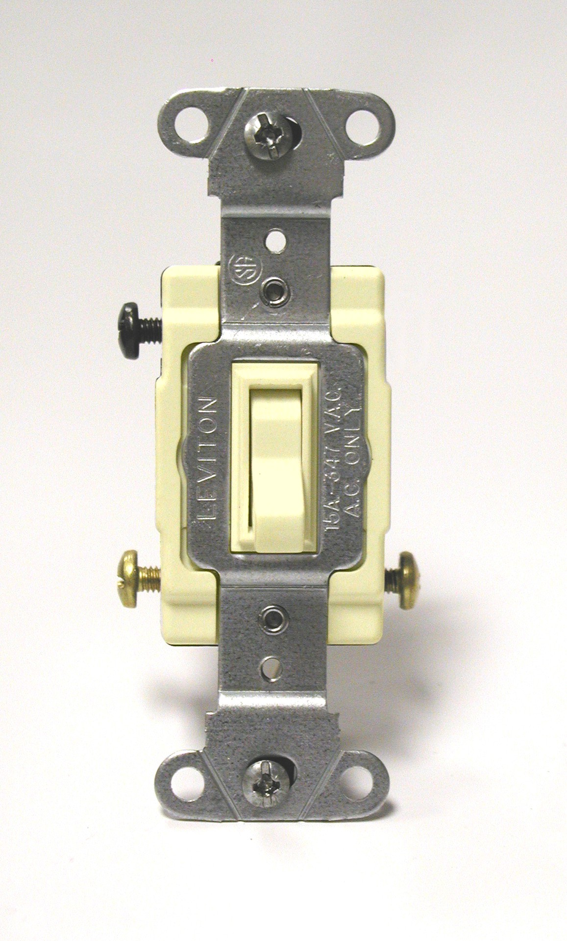 Product image for Switch toggle COM 3W 15A 347V ivory