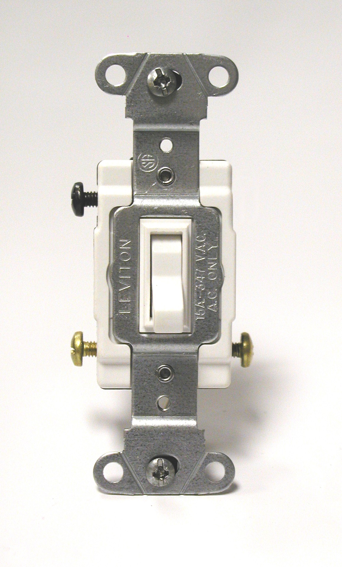 Product image for Switch toggle industrial 3way 347V 15A white