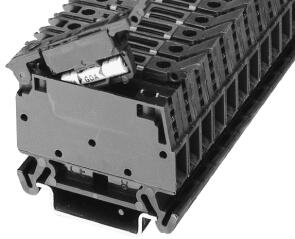 Product image for Fuse block polyamide 6.6 300vac/dc 15a
