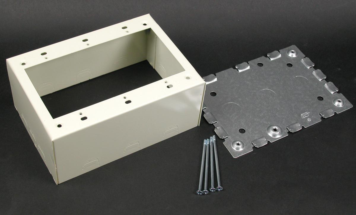 Product image for 500/700 Three-Gang Deep Switch and Receptacle Box Fitting